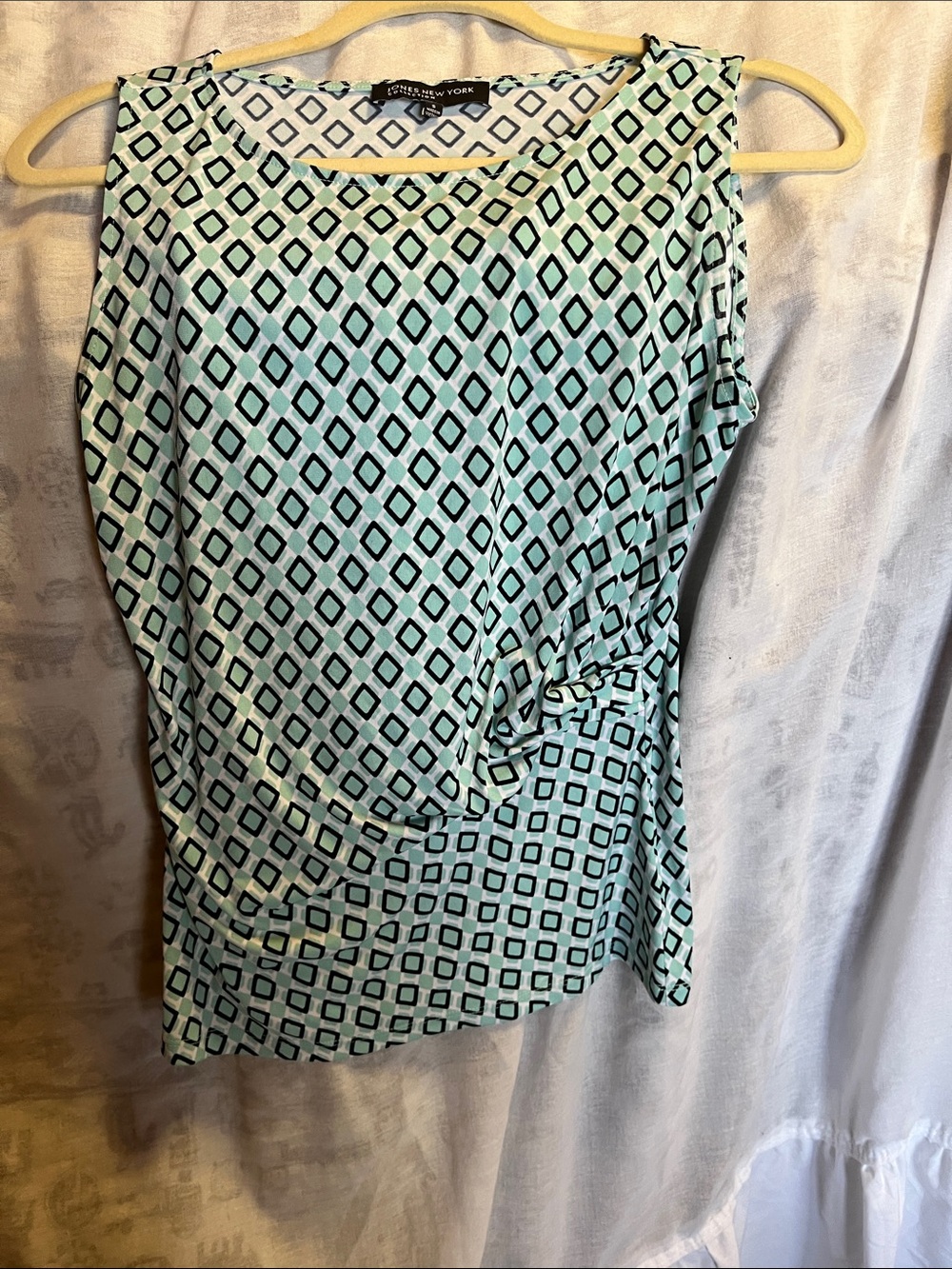 Jones New York Mint and Black Geometric Sleeveless Blouse PTP